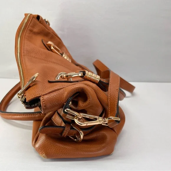 Chic Brown Leather Shoulder Bag - Picture 3 of 15